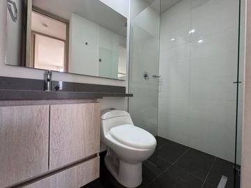 apartamento en arriendo en altos del poblado. Cod A515414