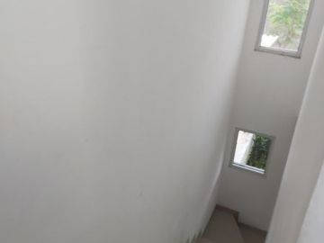 DIJUAL RUMAH MINIMALIS 2 LANTAI SIAP HUNI DI SERPONG PARK