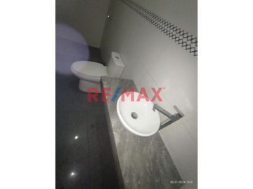 Venta de Casa en Cangallo SJL - Excelente Ubicación

 Hermosa casa en venta de 119.80 m² con todo lo que necesitas para vivir cómodamente. Ubicada a