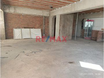 Venta de Casa en Cangallo SJL - Excelente Ubicación

 Hermosa casa en venta de 119.80 m² con todo lo que necesitas para vivir cómodamente. Ubicada a