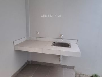 DISEWAKAN RUKO LAVANYA HARAPAN INDAH  LOKASI PREMIUM