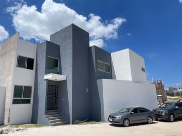 Venta de Bonita Casa en Cimazul