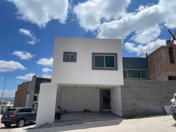 Venta de Bonita Casa en Cimazul