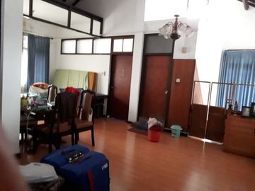 Jual Rumah Luas Dengan Tanah Luas Di Kawasan Elit Setrasari Sarijadi