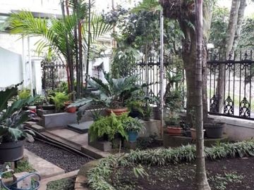 Jual Rumah Luas Dengan Tanah Luas Di Kawasan Elit Setrasari Sarijadi