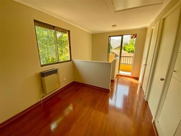 Casa 4 dorm. Ayres de Chicureo, Condominio Las Palmas Colina