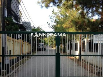 Rumah siap huni dalam komplek maharaja depok