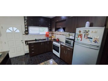 Venta de casa en Libertador San Martin.