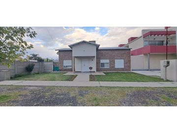 Venta de casa en Libertador San Martin.