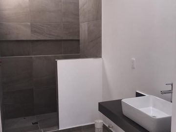 Preciosa Residencia en Bio Grand Juriquilla, 3 Recamaras, Jardín, Alberca, LUJO