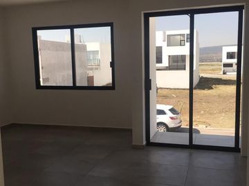 Preciosa Residencia en Bio Grand Juriquilla, 3 Recamaras, Jardín, Alberca, LUJO