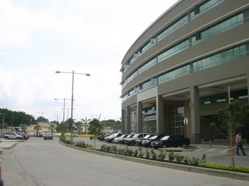 Local Comercial Alquiler o Venta de 540 m2 Parque Empresarial Colon
