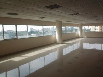 Local Comercial Alquiler o Venta de 540 m2 Parque Empresarial Colon