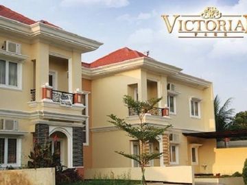 RUMAH MEWAH DITELUK JAMBE KARAWANG DEKET TOL