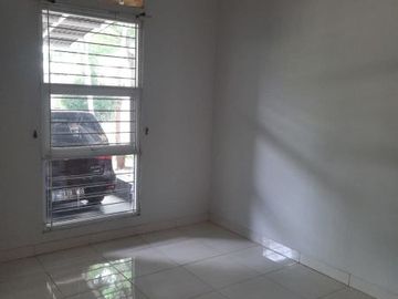 Rumah Ciputat Dekat Mcd Menjangan Siap Huni