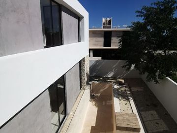 Casa en venta en Privada  al norte de Mérida   4 habitaciones