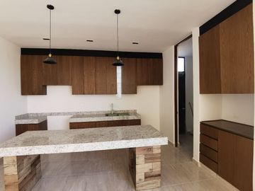 Casa en venta en Privada  al norte de Mérida   4 habitaciones