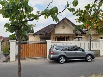 The house on the Adisucipto road complex