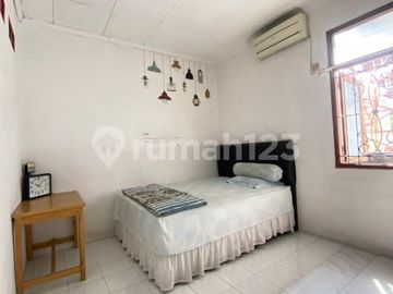 Rumah Terawat Luas 300m² di Komplek Premium Lebak Bulus Dekat ke MRT