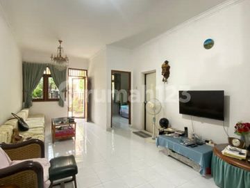 Rumah Terawat Luas 300m² di Komplek Premium Lebak Bulus Dekat ke MRT