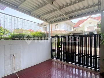 Rumah Terawat Luas 300m² di Komplek Premium Lebak Bulus Dekat ke MRT
