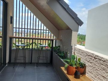 Hunian Cantik Attic Room Menarik di Cluster Leonora Gading Serpong