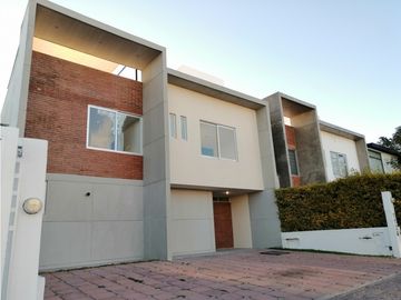 CASA EN VENTA CON ROOF GARDEN EN EL REFUGIO EL MARQUES QUERETARO GCA