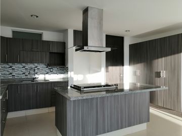 CASA EN VENTA CON ROOF GARDEN EN EL REFUGIO EL MARQUES QUERETARO GCA