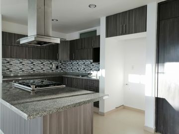 CASA EN VENTA CON ROOF GARDEN EN EL REFUGIO EL MARQUES QUERETARO GCA