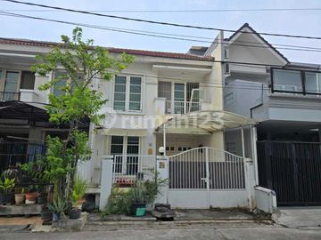 Disewakan Cepat ... Rumah Siap Huni....Bebas Banjir...Deket Sekolah...Di Gading Arcadia Kelapa Gading