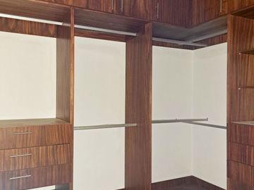Venta de Casa de 4 Recámaras con Amplio Jardín en Punta Norte, Colima; México