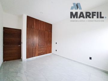 Venta de Casa de 4 Recámaras con Amplio Jardín en Punta Norte, Colima; México