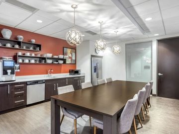 Open plan office space for 10 persons in Regus Tempo Scan
