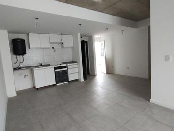 Departamento 3 ambientes a estrenar, con balcón al frente en venta, en Wilde