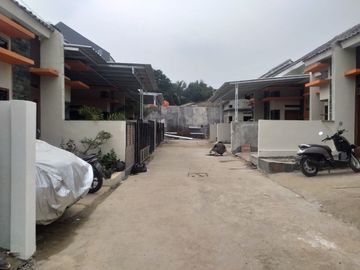 cluster raya depok keangkutan umum hanya 2menit