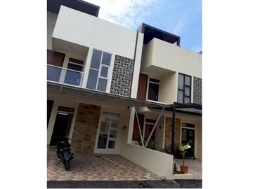 Rumah Asri 2 lantai Dekat POLDA JABAR SoekarnoHatta