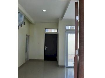 Rumah Asri 2 lantai Dekat POLDA JABAR SoekarnoHatta