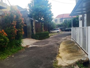 Di Sewakan Rumah Cocok Untuk Kantor Strategis 5 Kamar di Arcamanik Bandung