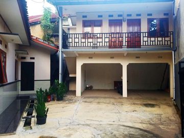 Di Sewakan Rumah Cocok Untuk Kantor Strategis 5 Kamar di Arcamanik Bandung