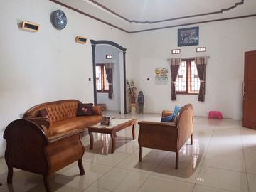 Di Sewakan Rumah Cocok Untuk Kantor Strategis 5 Kamar di Arcamanik Bandung
