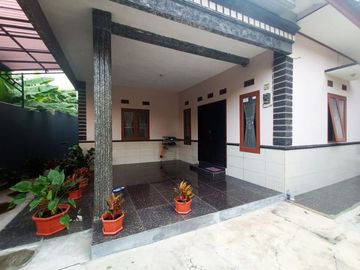 Di Sewakan Rumah Cocok Untuk Kantor Strategis 5 Kamar di Arcamanik Bandung