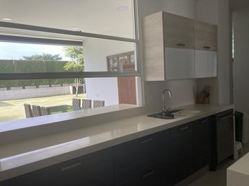 casa en venta en parcelaciones pance. Cod V107811