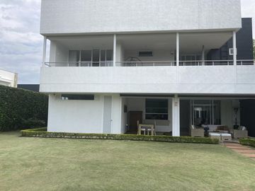 casa en venta en parcelaciones pance. Cod V107811