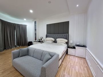 Villa Jumbo Komplek Taman Polonia 5