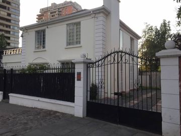 DOS CASAS SECTOR H. MAGALLANES, COLON, CUARTO CENTENARIO