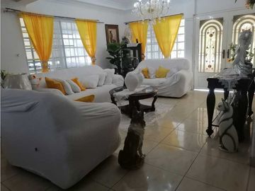 VENDO CASA EN ARRAIJAN BRISAS DEL GOLF 3R