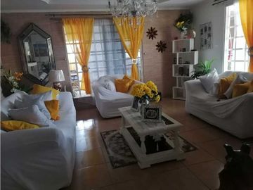 VENDO CASA EN ARRAIJAN BRISAS DEL GOLF 3R