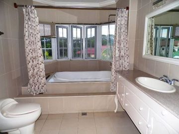 500sq.m. Area with 5 Bedrooms House and Lot for Sale in Hens
