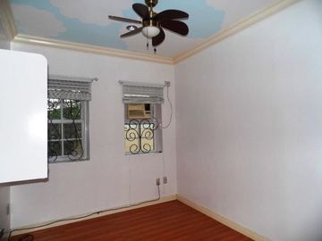 500sq.m. Area with 5 Bedrooms House and Lot for Sale in Hens