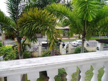 500sq.m. Area with 5 Bedrooms House and Lot for Sale in Hens